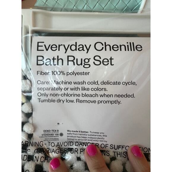 Room Essentials White/Dark Green Everyday Chenille Bath Rug Set Of Two - Picture 4 of 5